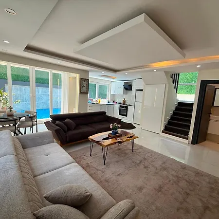 Luxury In Mountain Villa *